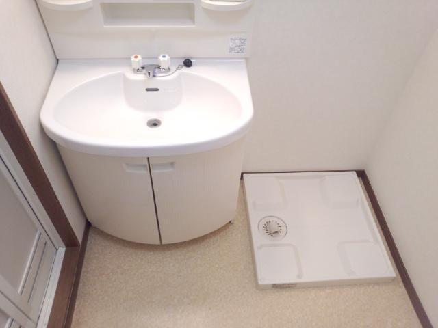 Washroom. Wash dressing room