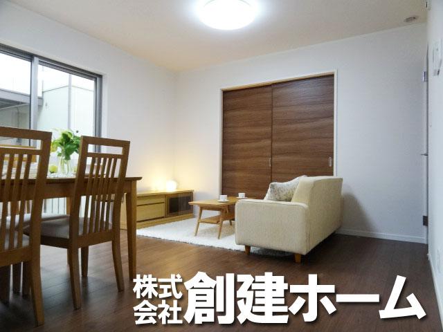 Living. Spacious living room