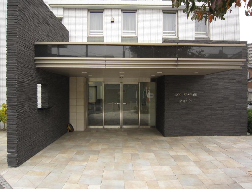 Entrance. Common areas