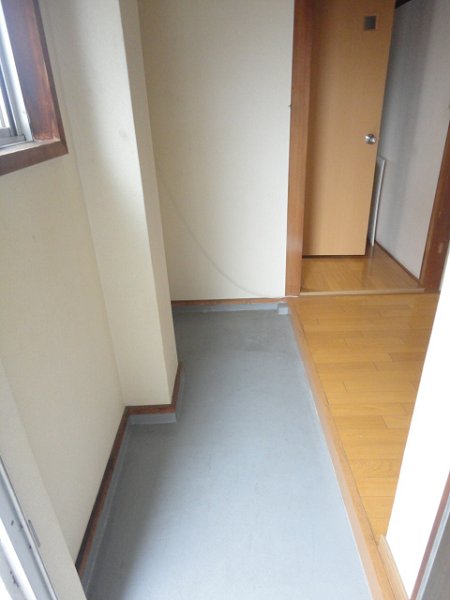 Entrance. Wide entrance space