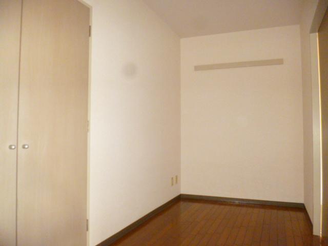 Other room space. Western style room