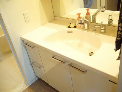 Wash basin, toilet
