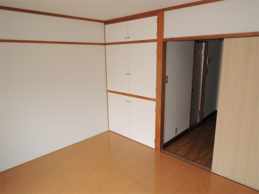 Living and room. With storage.