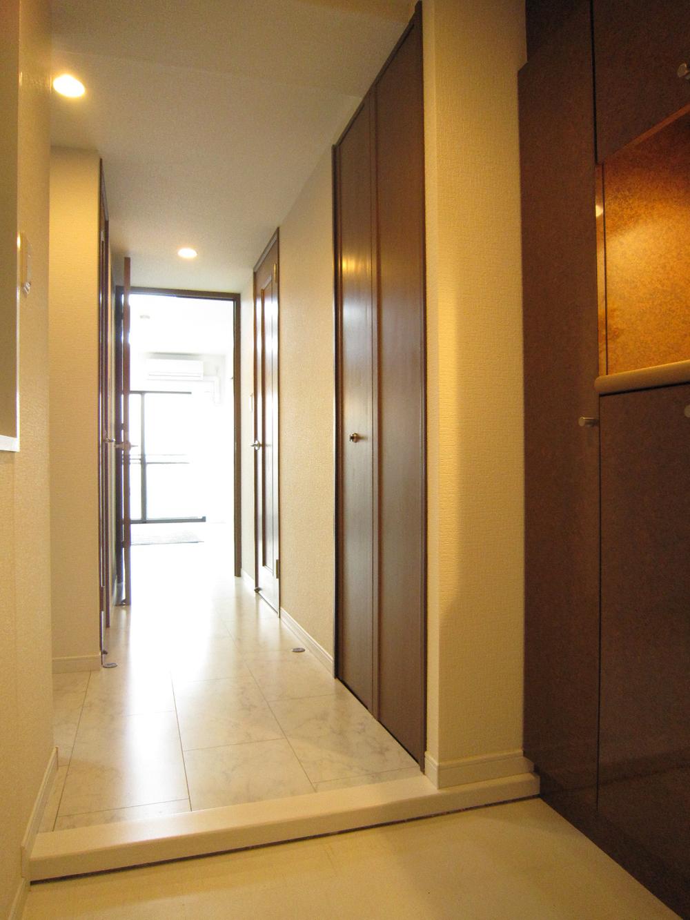 Entrance. Indoor (11 May 2013) Shooting