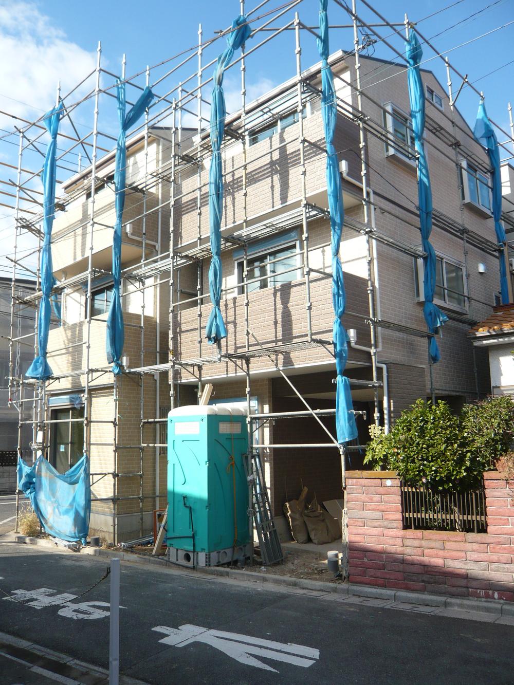 Local appearance photo. Local (12 May 2013) Shooting