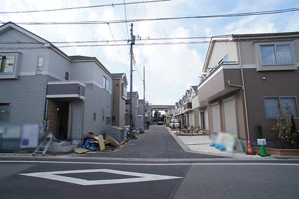 Local photos, including front road. Local (12 May 2013) Shooting