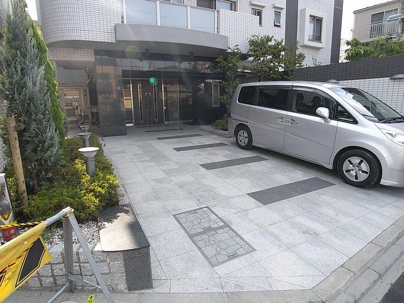 Parking lot