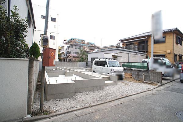 Local photos, including front road. Local (12 May 2013) Shooting