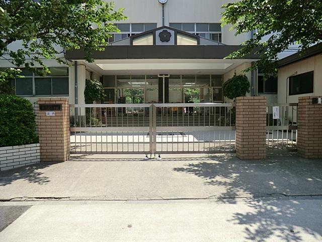 Primary school. 377m to Adachi-ku, Tatsunaka River North Elementary School