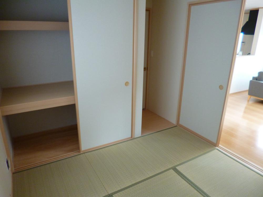 Same specifications photos (Other introspection). Same specifications