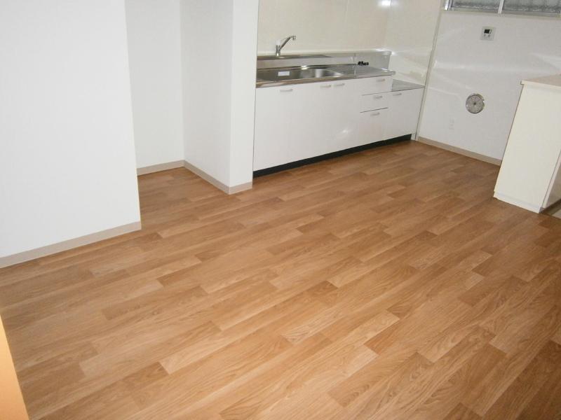 Entrance. Is one press article! !