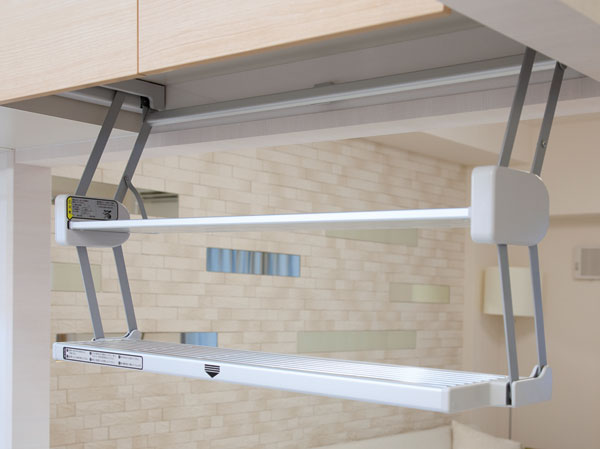 Kitchen.  [Quick palette] Equipped with a quick palette of convenient movable 2 Dantana as temporary storage of cooking the way. The lower part has become a draining shelves put those wet. It fits under the cupboard hanging After use.