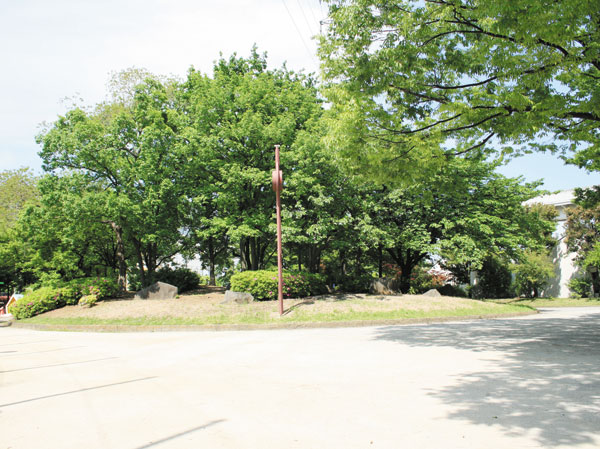 Surrounding environment. Uwanumata East Park (5 minutes walk ・ About 360m)