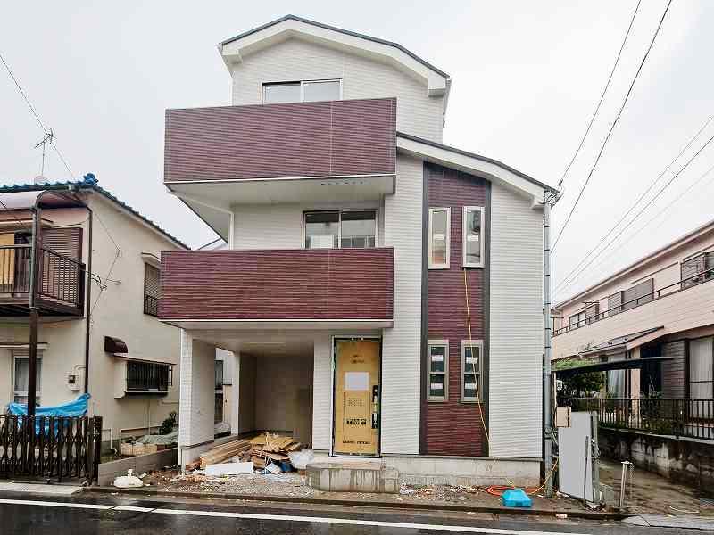 Local appearance photo. Local (12 May 2013) Shooting