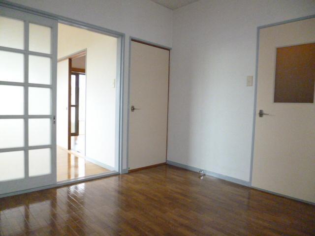 Other room space. ☆ dining ☆