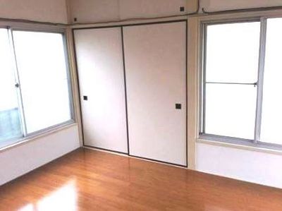 Living and room. Interior renovation Corner room three-sided lighting bus ・ Restroom 2-neck gas K