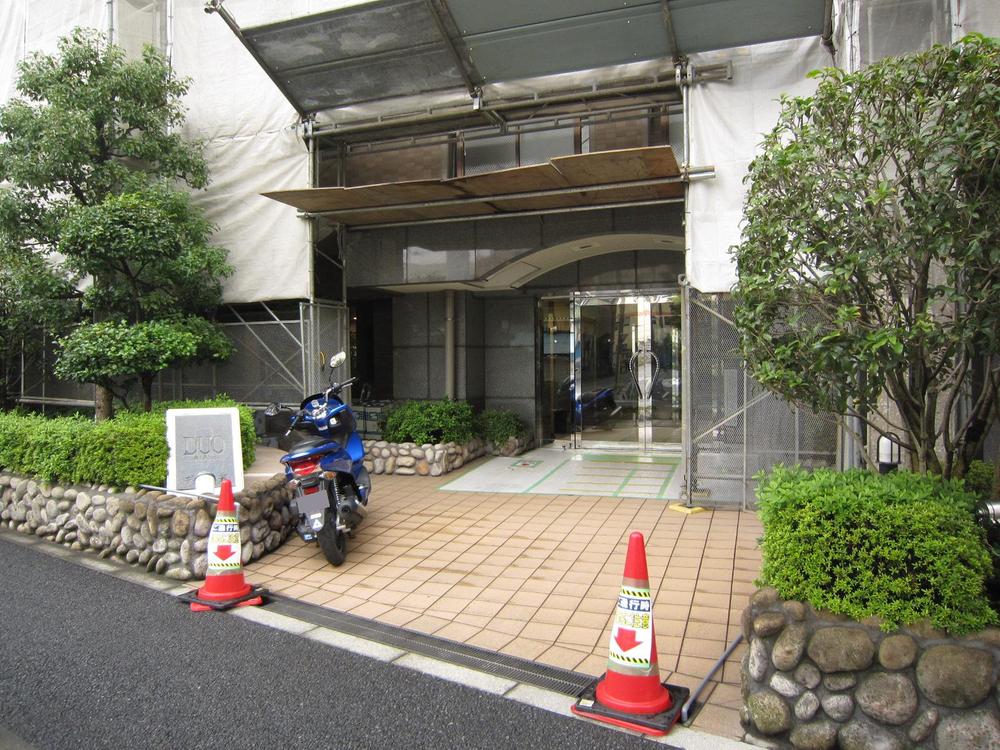 Entrance. Common areas