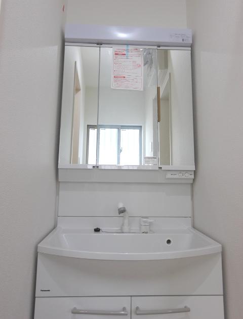 Other Equipment. The adoption convenient three-sided mirror type in, such as shaving makeup and beard. Storage of mirror back has become a convenient cabinet shelves to store small items.