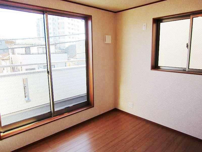 Non-living room. 1 Building Western-style