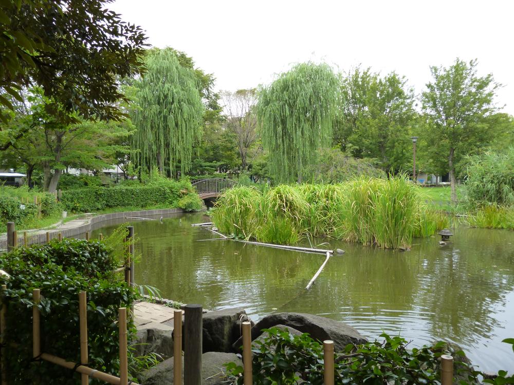 park. Nishinuma is within 240m park to the park pond also available, You can also enjoy the change of seasons. 