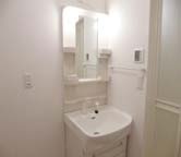 Washroom. Shampoo dresser