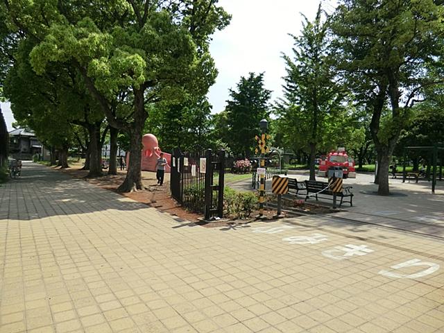 park. Kitashikahama There are two "traffic park" in the 300m Adachi-ku, to the park. Fun and traffic rules will learn through play.