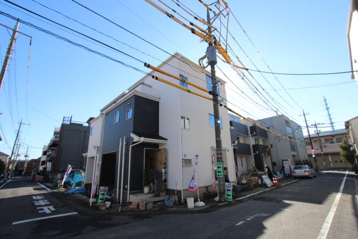 Rendering (appearance). Facing the 6m road, Local with a sense of open. Parking is also likely to be carried out smoothly.