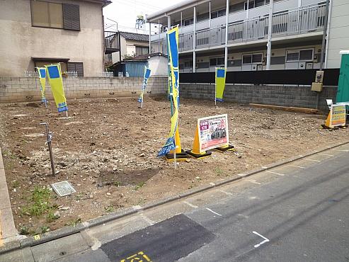 Local photos, including front road. Local (August 20 shooting)