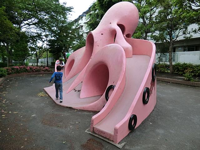 park. 170m until the fan Nakayoshi Park