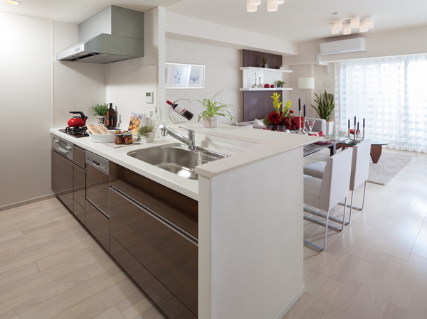 Kitchen.  [kitchen] It looks beautiful, Adopt a care also easy artificial marble. It will produce the upscale kitchen. (Model Room EC type ※ Including paid option / Application deadline Yes)