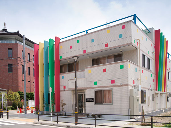 Surrounding environment. With Senjuohashi Station nursery (1-minute walk / About 30m)