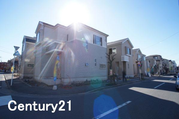 Local photos, including front road. 11 / 19 shooting