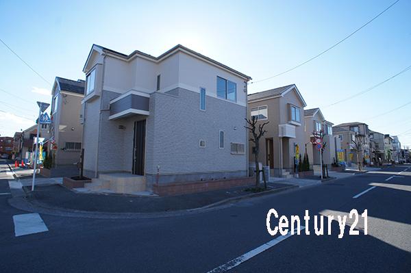 Local photos, including front road. 12 / 24 shooting