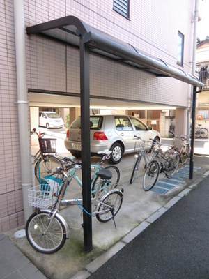Other common areas. Roof with bike racks