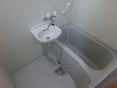 Bath. Bathing of the two-point unit bus