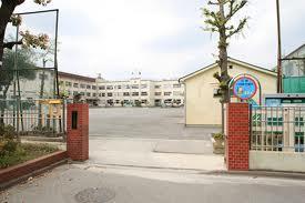 Junior high school. 709m to Adachi Ward Kurishima Junior High School