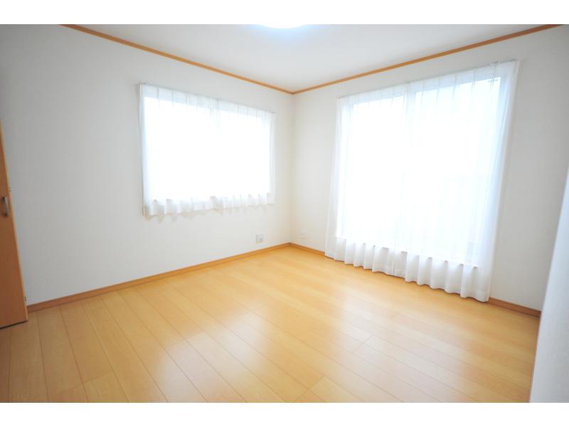 Non-living room. Indoor (September 2013) Shooting, Q Building Western-style