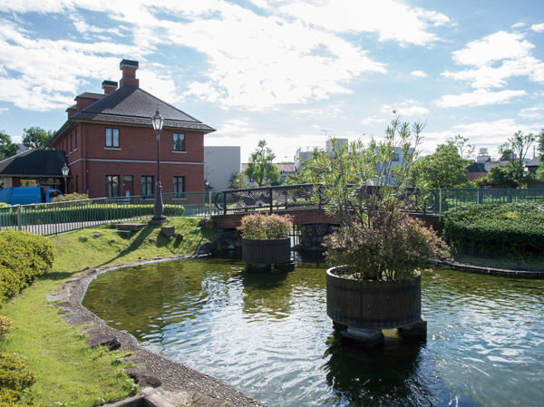 Surrounding environment. Belmont Park About 820m / Walk 11 minutes