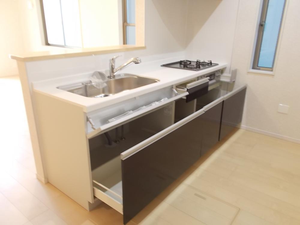 Kitchen. Cooking fun housed plenty of functional system Kitchen