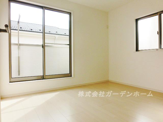 Model house photo.  ■ With loft, With floor heating, Seismic grade tertiary acquisition. Day boasts of warm house. Also it has a popular bathroom ventilation dryer ■