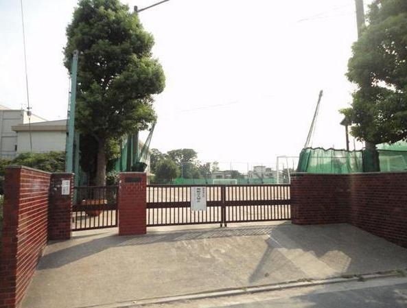 Junior high school. 1000m to Adachi Ward diplomatic Junior High School