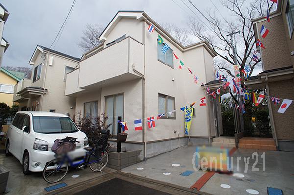 Local appearance photo. B Building