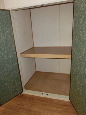 Receipt. Storage space with depth