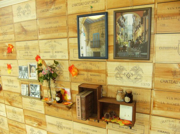 Living and room. You can choose your room wallpaper ☆