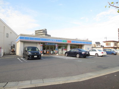 Convenience store. 400m until Lawson (convenience store)