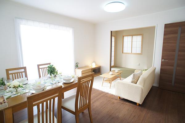 Living. LDK also increases likely relaxation time of family reunion Indoor (12 May 2013) Shooting G Building