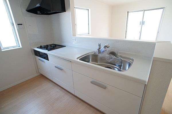 Kitchen. Indoor (12 May 2013) Shooting A Building