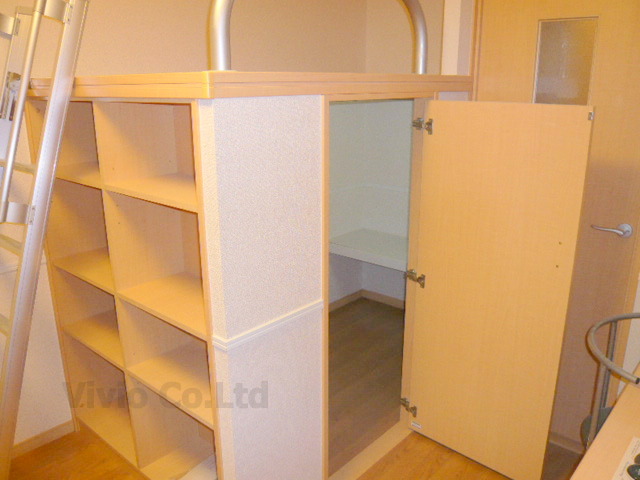 Receipt. Popular walk-in closet complete