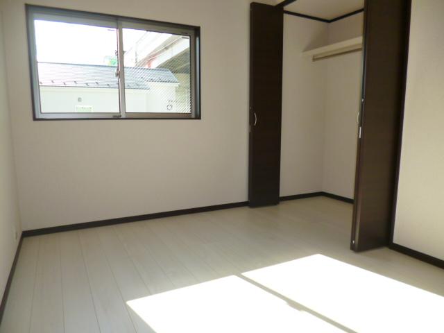 Non-living room. Western also sunny