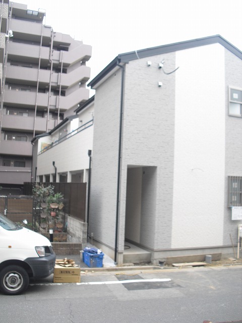 Building appearance. Local Photos